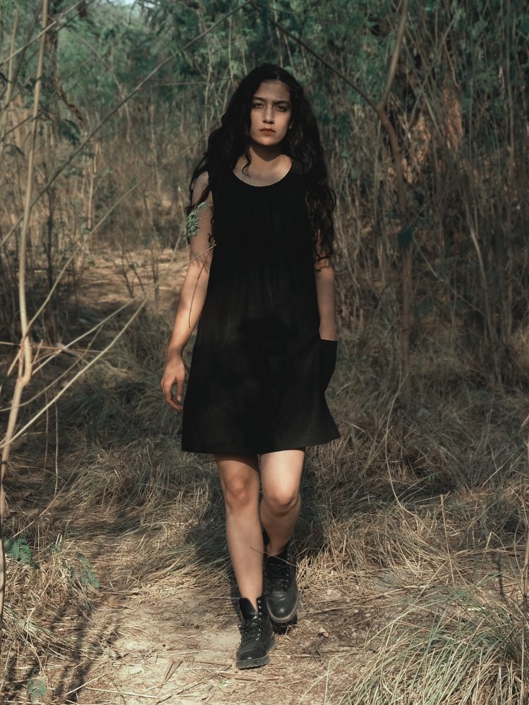 Black Sleeveless Pleated Dress