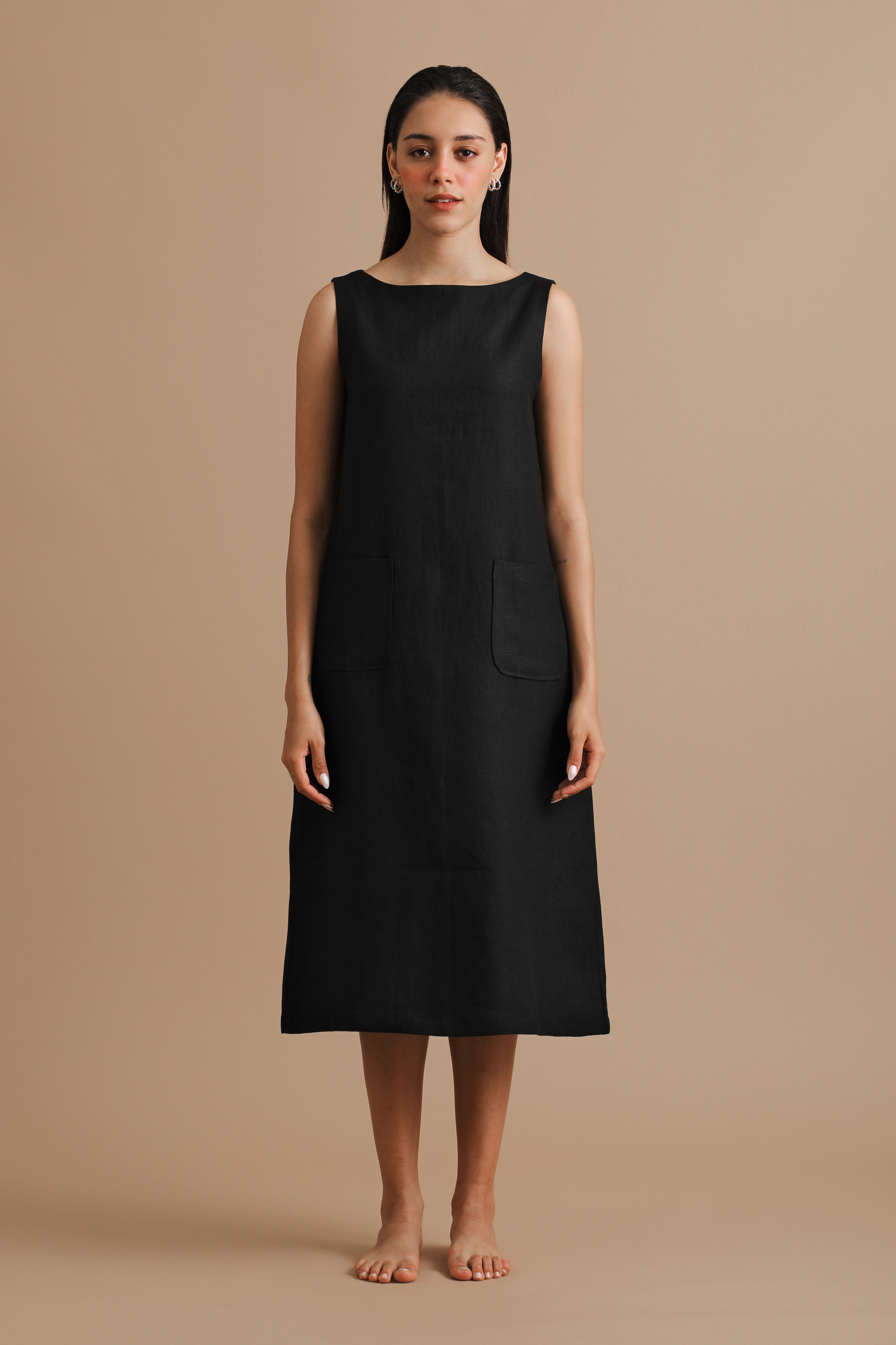 Black Linen Dress By Turn Black - Je vois la vie en noir (I see