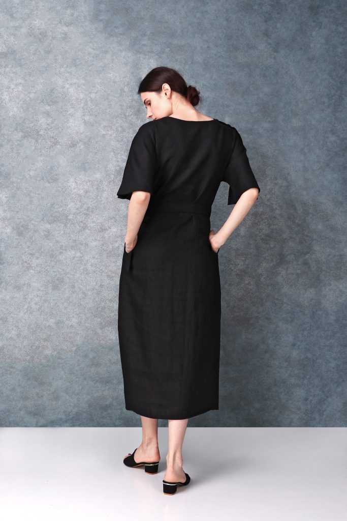 Black Pleated Linen Dress By Turn Black - Dédalo (a maze)