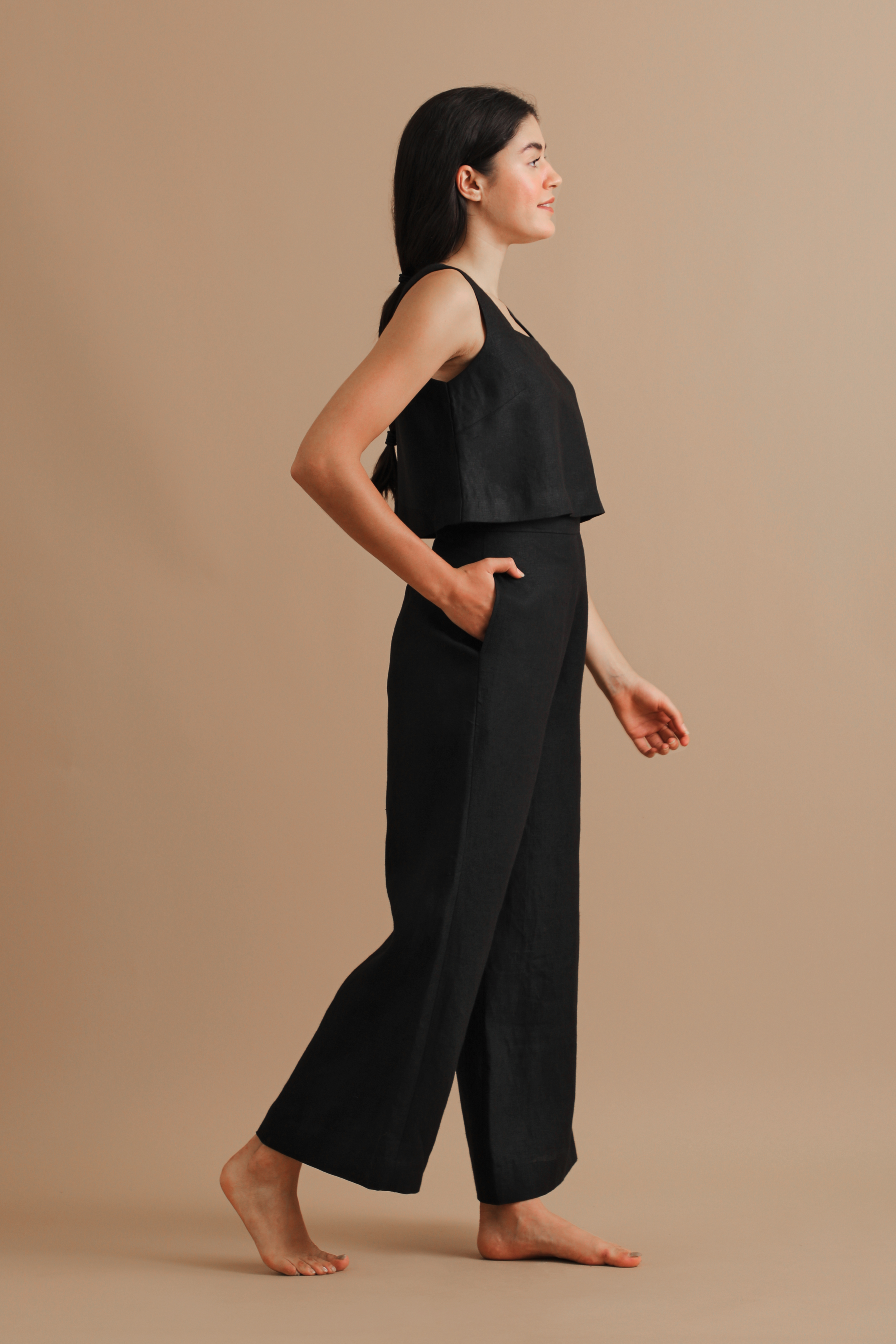 Buy online High Rise Solid Crop Pants from bottom wear for Women by Elleven  By Aurelia for ₹899 at 0% off | 2024 Limeroad.com