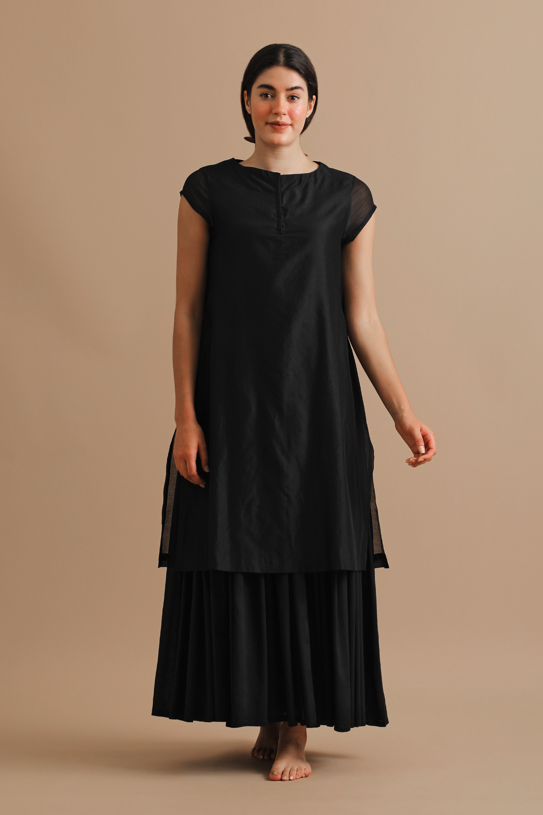 Latest Stylish Black Gowns for Bridesmaids | Simple gowns, Bridesmaid gown,  Stylish dresses
