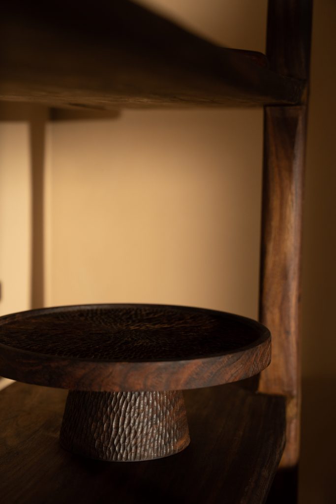 Dulce Cake Stand Turn Black